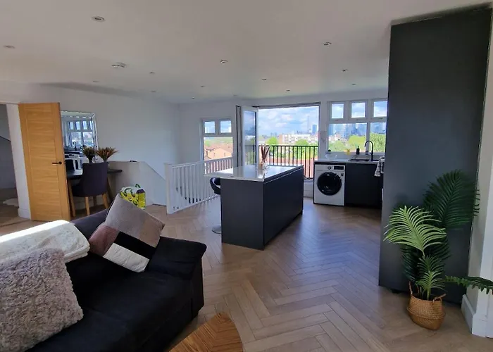 Loft Apartment With Skyline Views Of Canary Wharf