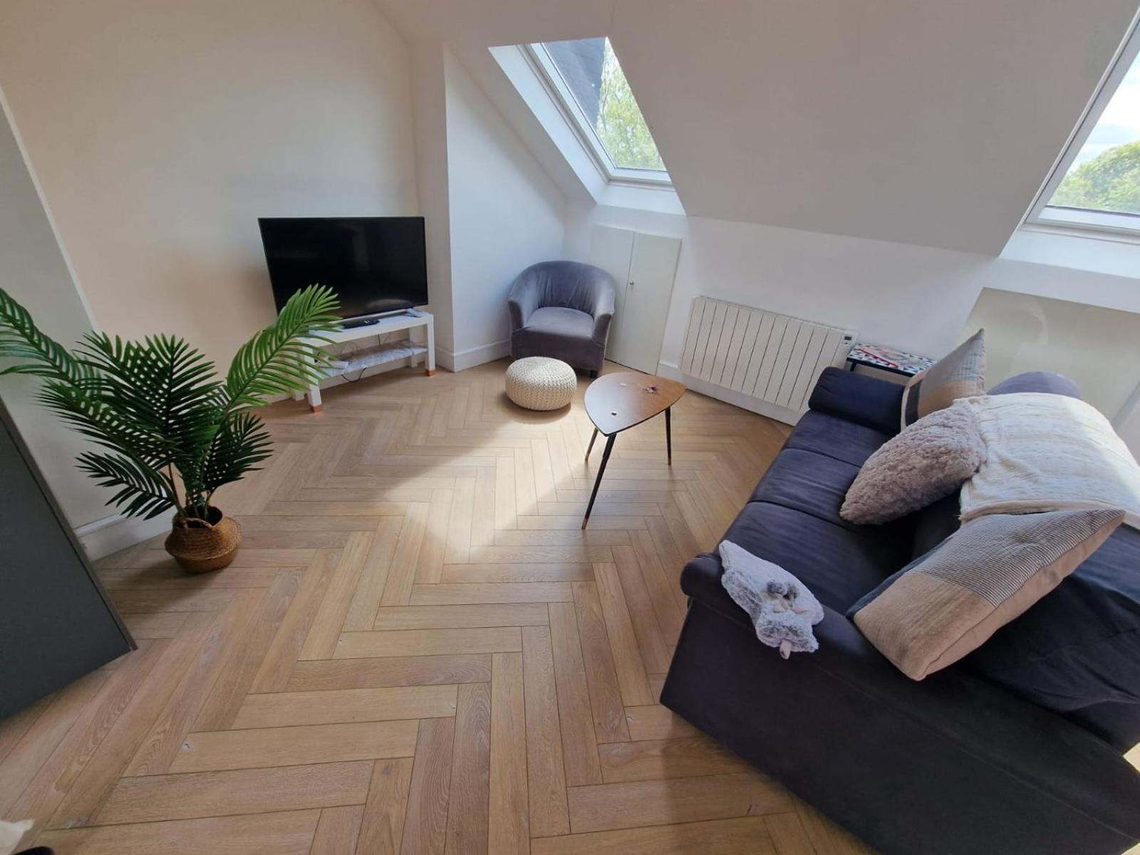 Loft With Skyline Views Of Canary Wharf London