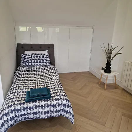 Loft Apartment With Skyline Views Of Canary Wharf London Exterior photo